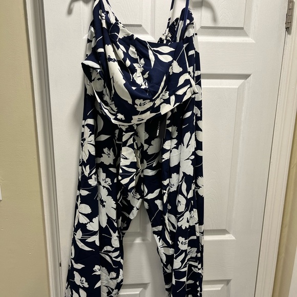 Blue floral palazzo pants with halter set - Picture 4 of 4